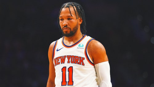 NBA Trending Image: Knicks All-Star guard Jalen Brunson injures left knee on non-contact play against Cavaliers